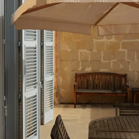 Penthouse W/ Unique Harbour View Apartament *