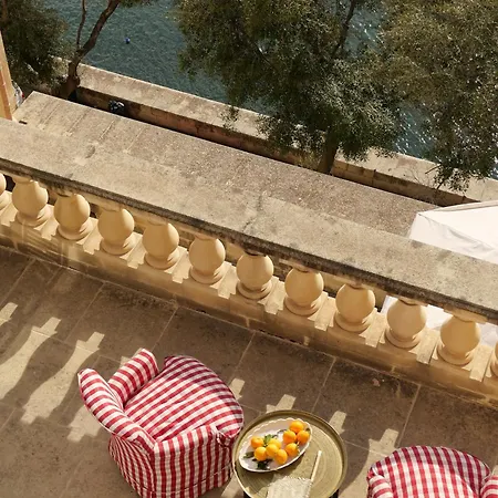 Apartment Penthouse W/ Unique Harbour View Valletta