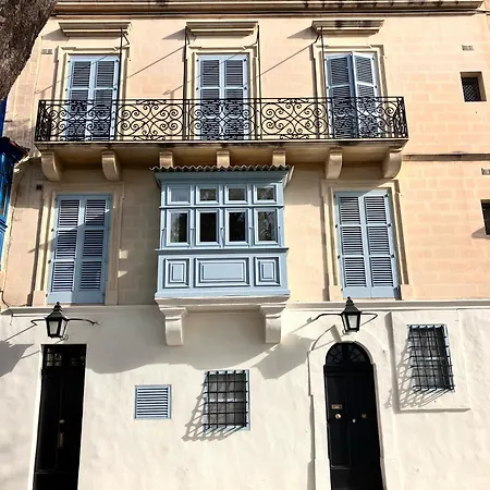 Penthouse W/ Unique Harbour View Valletta