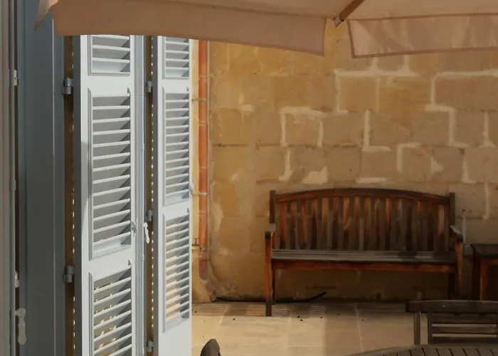 Penthouse W/ Unique Harbour View Апартаменты *