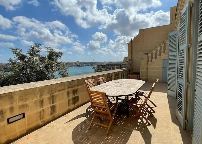 Penthouse W/ Unique Harbour View * Валетта