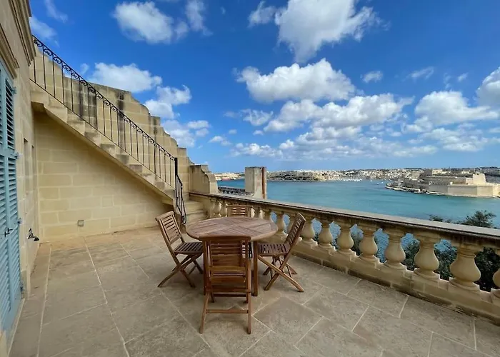 Penthouse W/ Unique Harbour View Βαλέτα