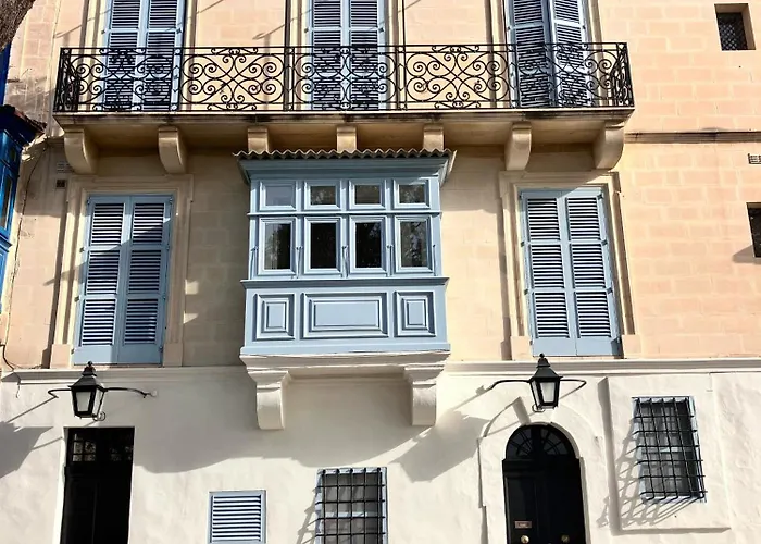 Penthouse W/ Unique Harbour View Valletta